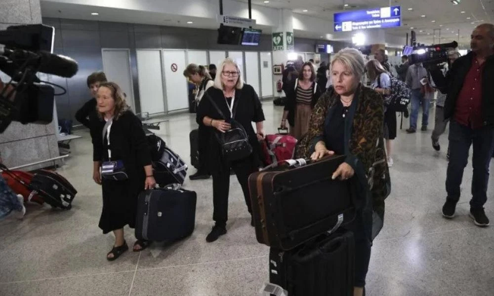 ΥΠΕΞ: Ολοκληρώθηκε επιτυχώς ο επαναπατρισμός 230 Ελλήνων από το Ισραήλ και τα παλαιστινιακά εδάφη